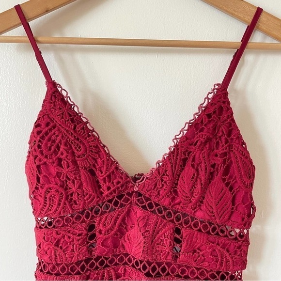 Lulu’s Dearly Beloved Burgundy Crochet Lace Semiformal Sundress Prom Dress S - Picture 5 of 10